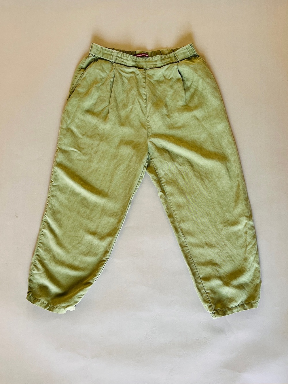 Granola Comptoir des Cotonniers linen blend olive green earthy boho capri pant